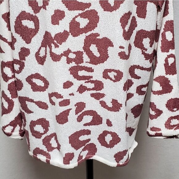 Pol Raspberry Leo Lightweight V-neck Loose Fit Side Slit Knit Sweater - Picture 11 of 13